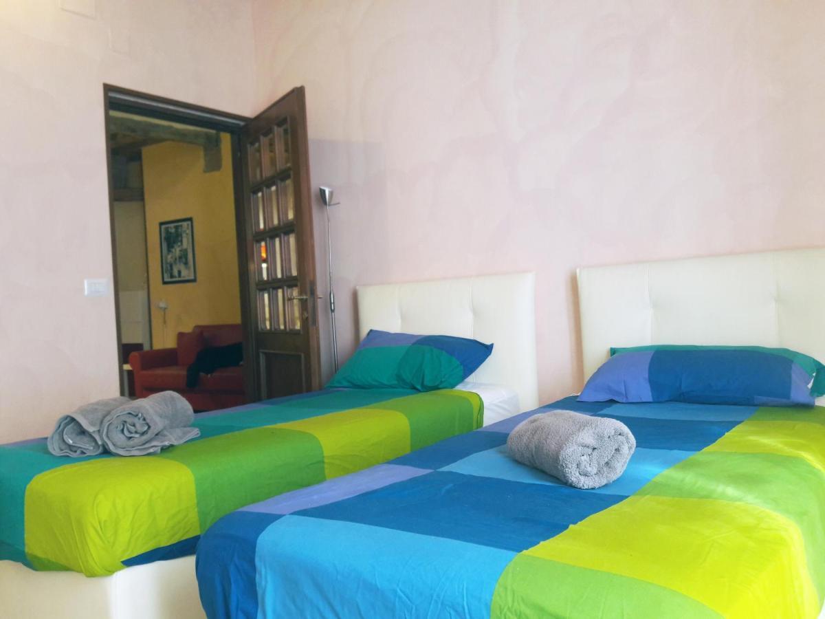 Anastasia - Hidden Balcony Inside Trastevere * Roma